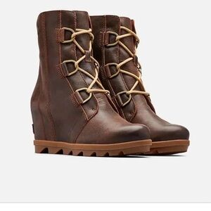 NWOT Sorel JOAN OF ARTIC Brown Leather Wedge Ankle Boots